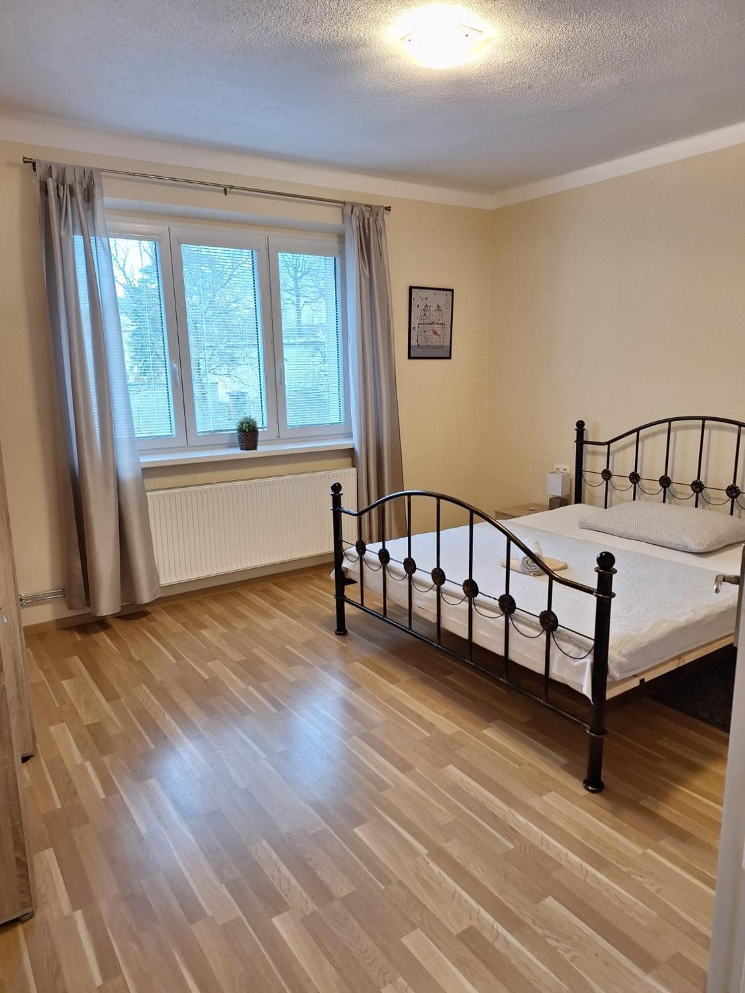Star Apartments Πιεστάνυ Εξωτερικό φωτογραφία