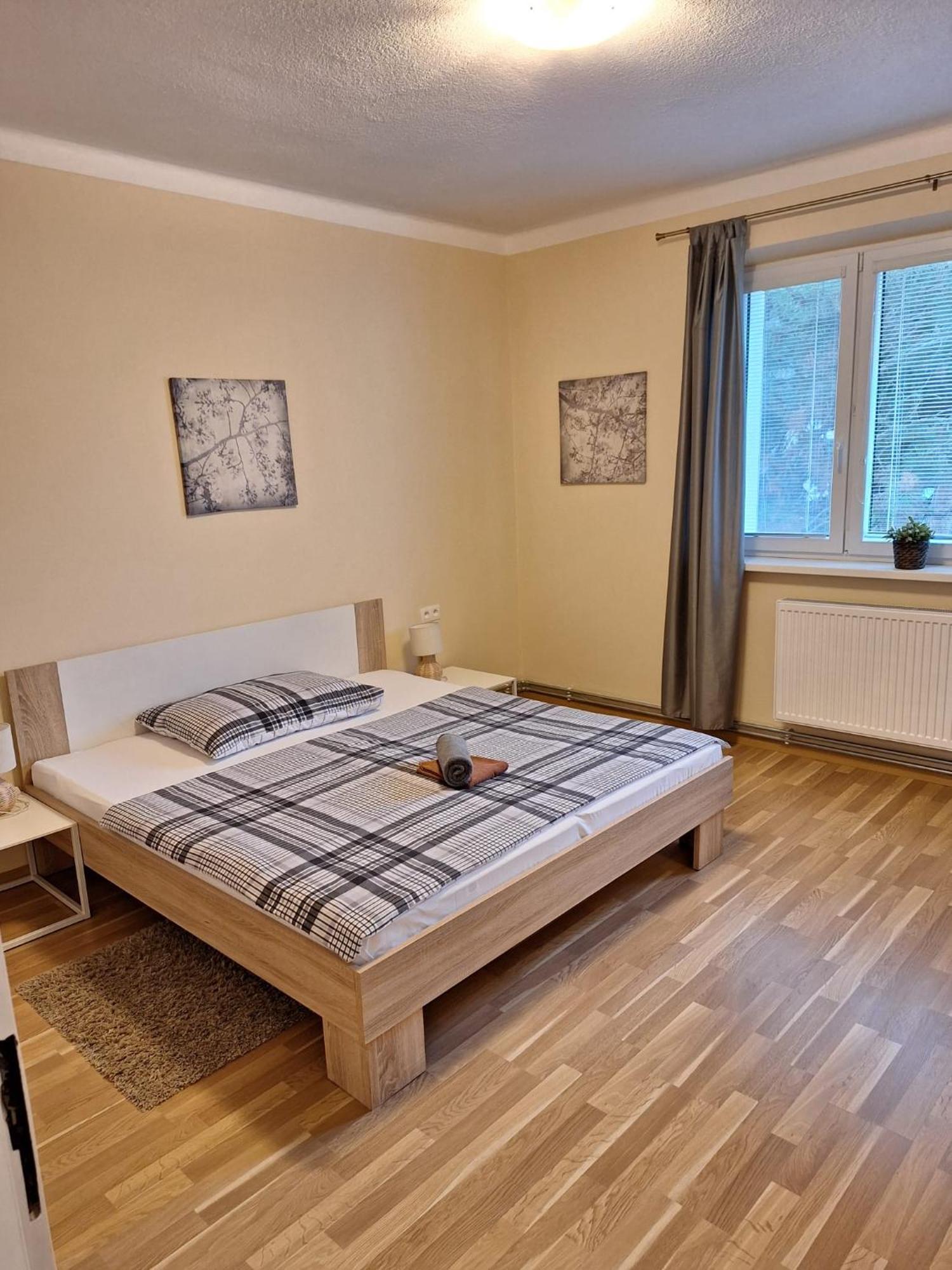 Star Apartments Πιεστάνυ Εξωτερικό φωτογραφία