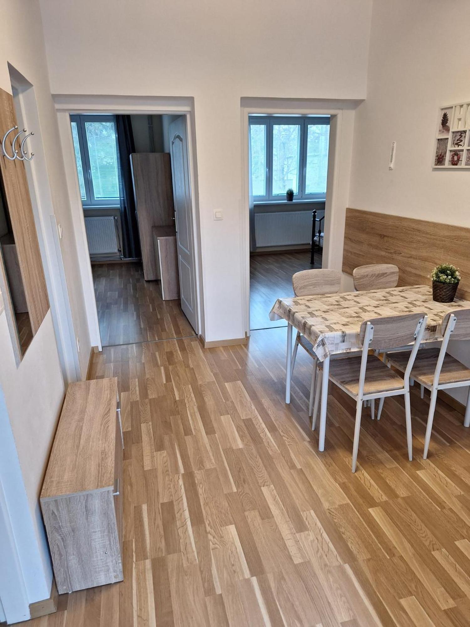 Star Apartments Πιεστάνυ Εξωτερικό φωτογραφία