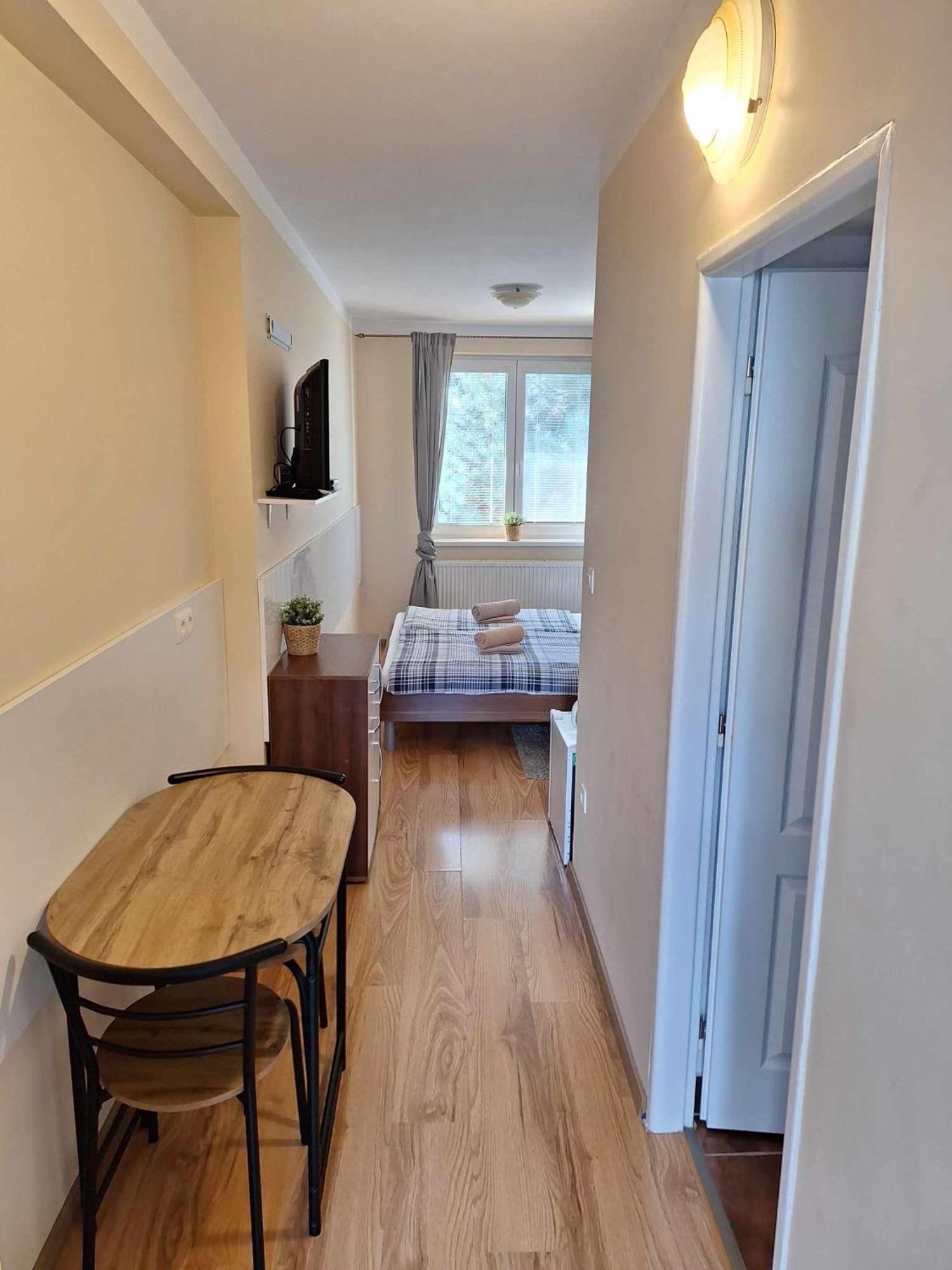 Star Apartments Πιεστάνυ Εξωτερικό φωτογραφία